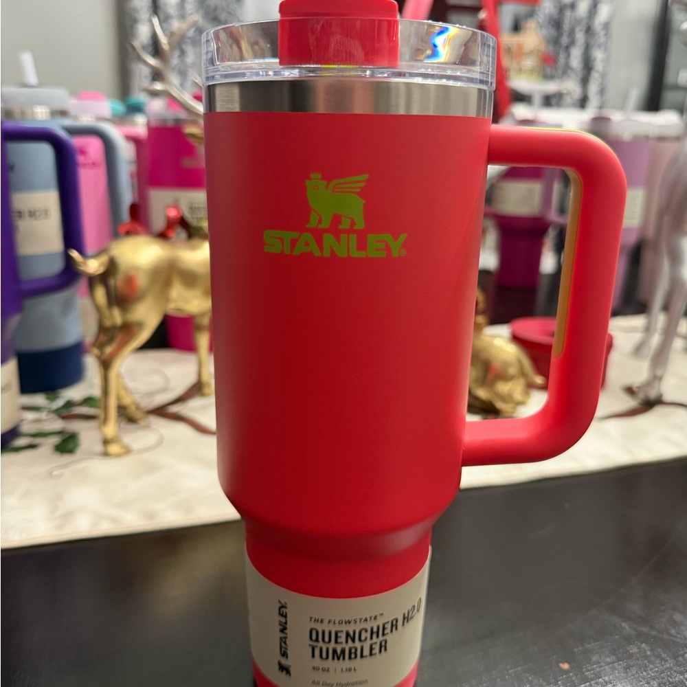 NEW Stanley FlowState Quencher H2.0 Tumbler 40oz Hibiscus